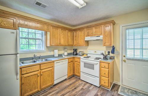 Cartersville Family Home with Spacious Backyard - Foto 12