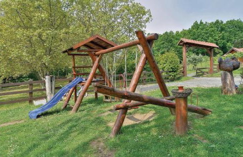 Four-Bedroom Holiday Home In Novi Marof - Foto 7