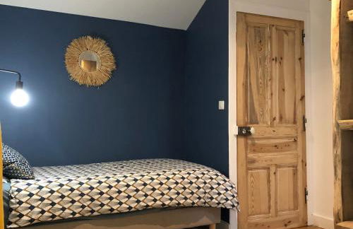 Maison rénovée avec piscine, parc arboré et proche de la gare à Chamalières-sur-Loire - FR-1-582-469 - Foto 24