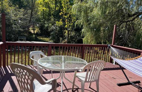 Sleeping Bear Riverside Cabins - Foto 10