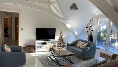 Beautiful, spacious 3 bed Brixham apartment - Photo 5