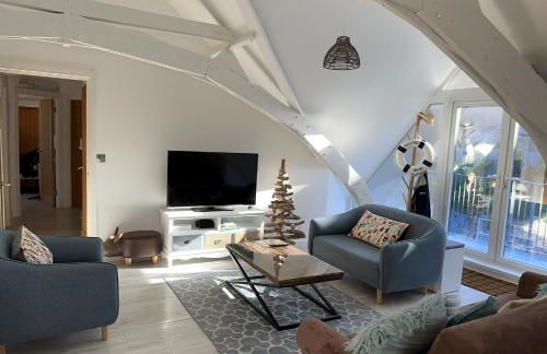 Beautiful, spacious 3 bed Brixham apartment - Photo 5