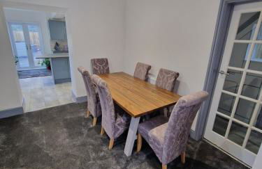 Stunning Modern Riverside Cottage - Photo 25