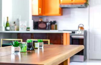 Jungle House Luxury Homes - Columbus Downtown Short North - Walk to Convention Center & Nationwide Arena - Sleeps up to 8 - Free Parking - Over 5,800 Five Stars - Foto 26