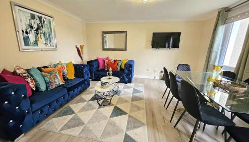 Stylish & Spacious 4 Bedroom House - Foto 1