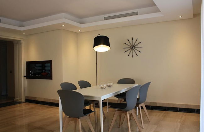 Apartment with Private Swimming Pool - Photo 9