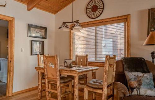 Hot tub*kids room*family cabin - Foto 11