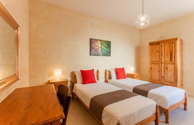 Naduri, Beautiful Gozitan Villa + Pool - Foto 19