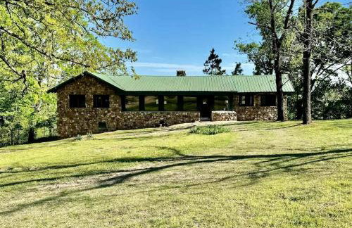 Tranquil Riverfront Cabin Retreat with Wildlife, Trails & Open Skies in Tahlequah, Oklahoma - Foto 60
