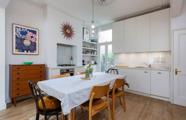 Stunning 2 Bed Apt W Garden in Clapham - Photo 8