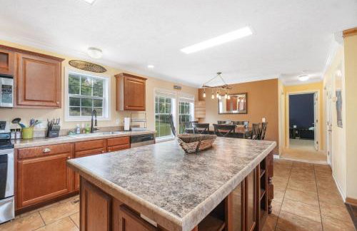 Lakefront Retreat w Dock Boat Rental and Views - Foto 11