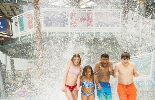 Mountain Top! Family Paradise w Hot Tub & Game Rm - Foto 65