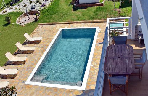 Antorina Beachfront Villas with Private Pools - Foto 3