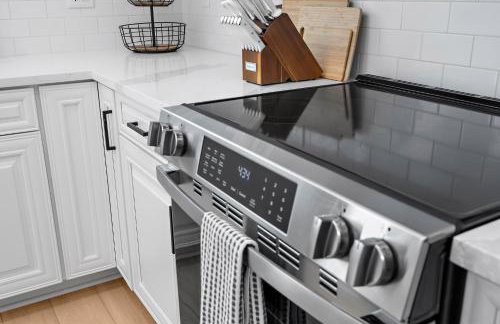 NEW! Manatee Dreams, Pool & Boat Slip, Min to AMI! - Foto 25