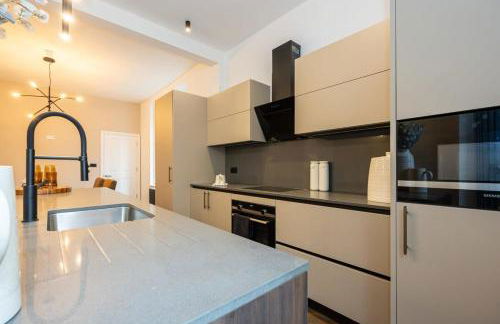 Stunning Luxury Spacious Holiday Home - 5 Bedrooms - Rest & Recharge in Manchester - Foto 11