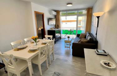 GATU Villa Sol, junto a la playa , piscina, 2 baños, aire cc, terraza, " Preferente mayores de 21 años y familias " - Foto 5