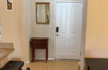 Exclusive Top Floor 1 bedroom in central Irvine one month min - Foto 14