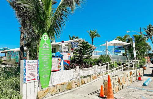 Stylish Beachfront Condo with Balcony & Ocean View - Foto 104