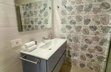 Central Modern Apartment near Lake Como with Elevator and Air Conditioning - Foto 2