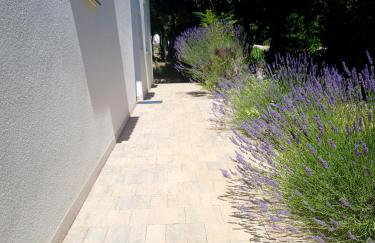 Lavender House - Photo 43