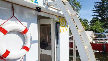 Hausboot FIONA im Yachthafen Berlin-Schmöckwitz auf der Spree und dem Müggelsee von Anfang April bis Ende Oktober - Foto 2