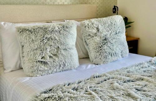 Elysian Escape, modern 5 bedroom house - Photo 60