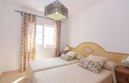 Villa privada con increíbles vistas al mar - Photo 2