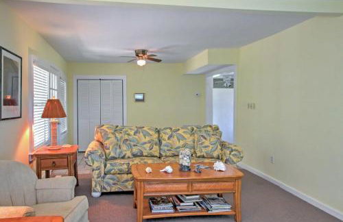 Secluded and Quiet Coastal Home 1 Mile to Boat Ramp - Foto 5