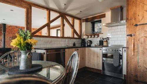 Swallows Nest at Widemouth Bay - 2 bedroom cottage both rooms twin or king - Foto 5, stove, dishwasher, pet friendly