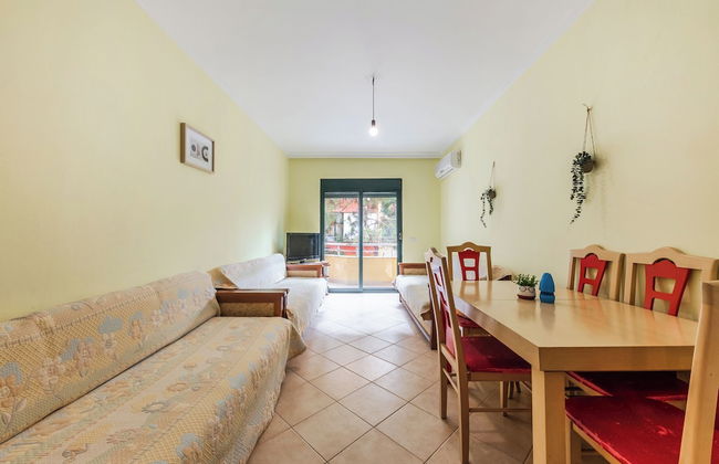 Cozy Seaside Comfort - Photo 18