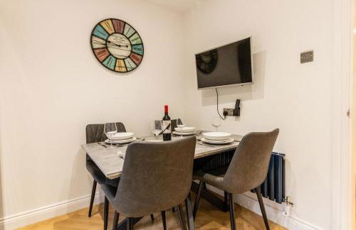 Charming Home in Bromsgrove - Perfect for Groups - Foto 44