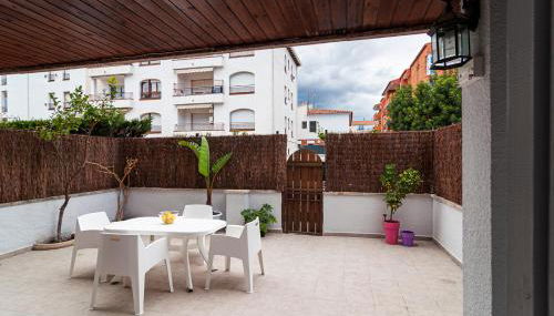 Near beaches large private patio, aircon & community pool - Foto 3