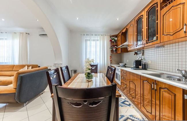 Authentic Lake View Apartment - Photo 11