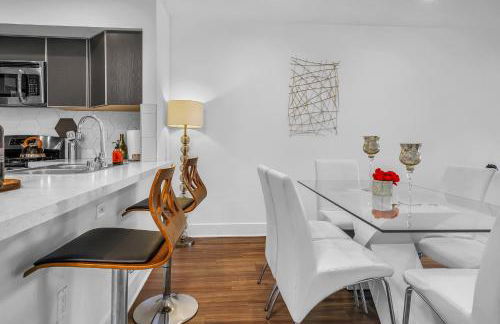 Amazing, Spacious Unit, Heart LA - Photo 33