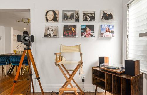 Los Angeles charming big house, king bed, parking, EV - Photo 34