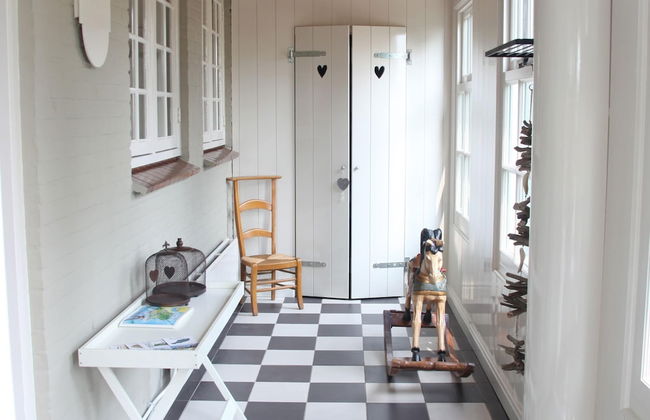 Nicely Decorated Villa with Garden near Sea - Foto 2