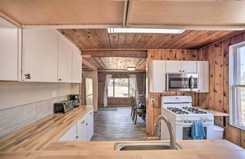 Walkable Palmer Lake Home with Deck and View! - Foto 10