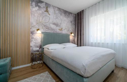 Villa Stella with 32 sqm private heated pool Jacuzzi Sauna Media room 3 bedrooms - Photo 20