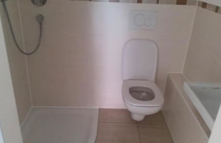 Bright by Trade Fair ICM 15 min direct to City Center 2-BedRoom full 2-BathRoom, free Parking, Balcony, Family and Business friendly - Foto 28