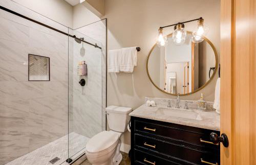 Luxury Seattle Retreat with Views and Bonus Suite - Foto 39