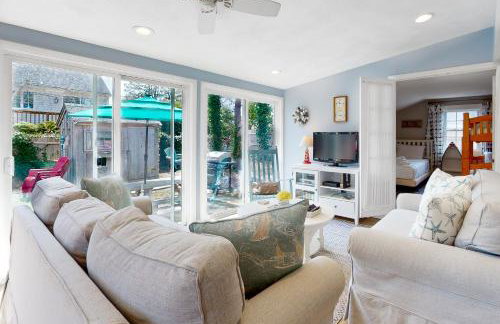 Cape Cod Beach Cottage - Foto 3