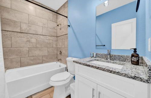 Comfortable 4 bedroom 4 bath Home Near Disney - Foto 13