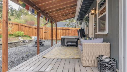 Mt Rainier Retreat with Spa Bathroom-Hot Tub-Fireplace - Foto 2