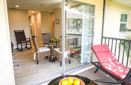 Sunnyside Palms - 2BR, Poolside, 5 min to Beach - Foto 10