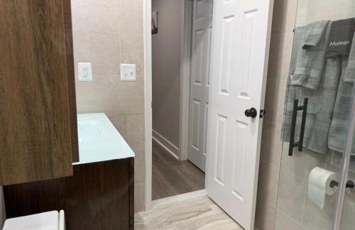 Spacious 5 bedroom single family home sleeps 12 with driveway near DC - Foto 10