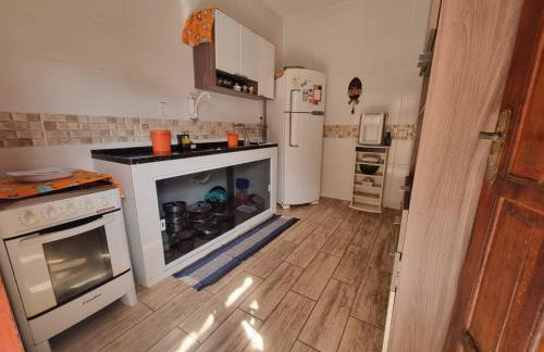 Casa com churrasqueira perto da lagoa - Foto 7