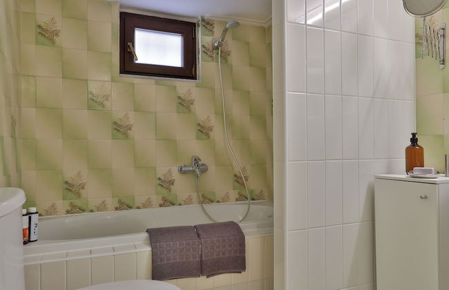 Olives and Vines all Season Villa - Photo 19