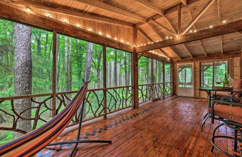 Cabin with Trails and Creek! 23 Mi to Camelback Slopes - Foto 2