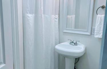 Walk to Duke Campus! 3 Bedroom in Trinity Park! - Photo 13