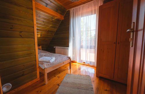 Bug Na Skarpie - Domek Wypoczynkowy z Jacuzzi i Kominkiem - Foto 14